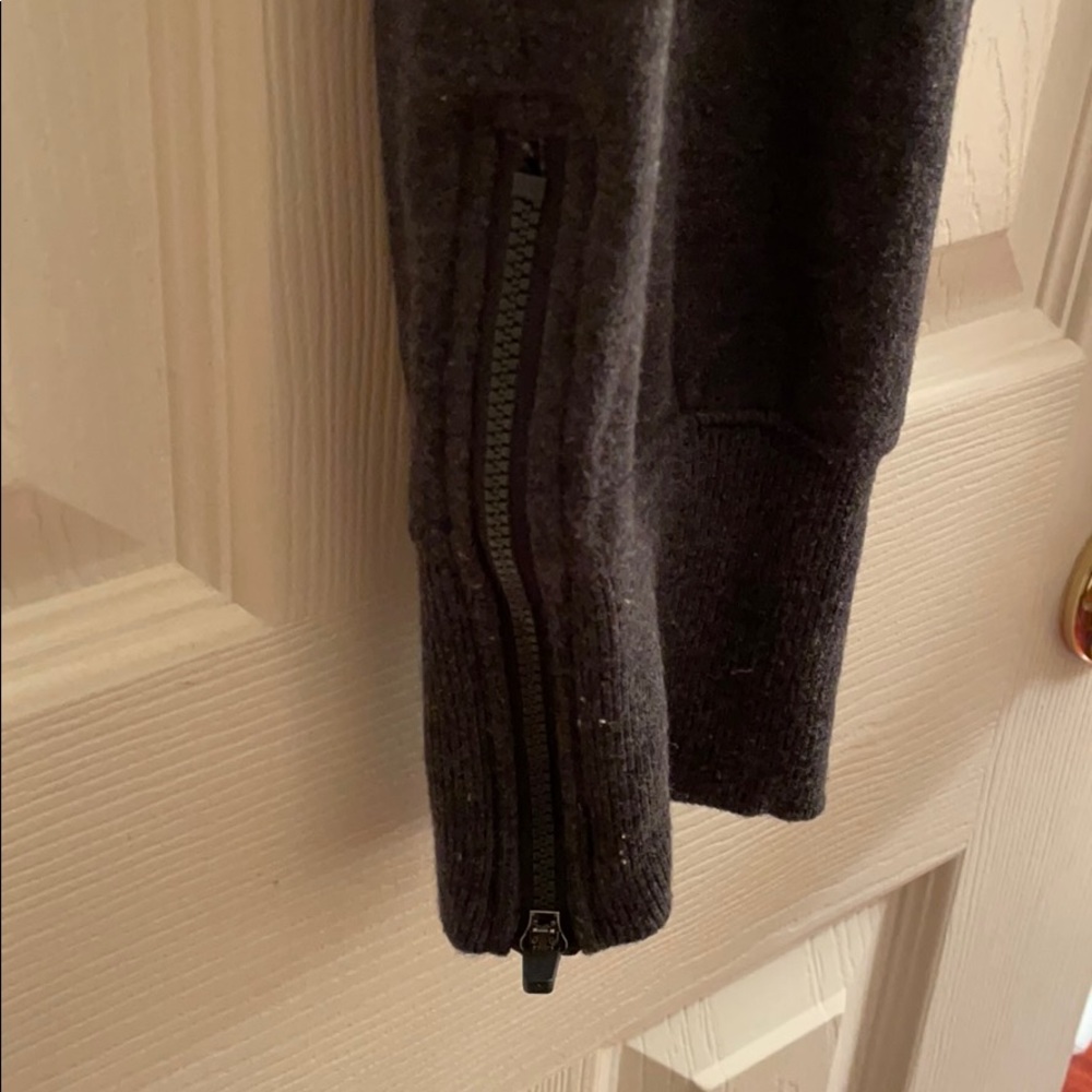 Joggers - Picture 3 of 4